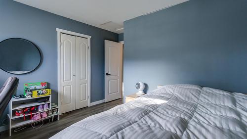 5-527 Yates Road, Kelowna, BC - Indoor Photo Showing Bedroom