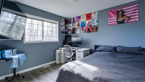5-527 Yates Road, Kelowna, BC - Indoor Photo Showing Bedroom
