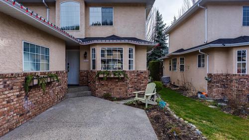 5-527 Yates Road, Kelowna, BC - Outdoor