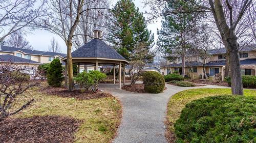 5-527 Yates Road, Kelowna, BC - Outdoor