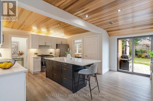 226 Forsyth Drive, Waterloo, ON - Indoor Photo Showing Kitchen With Upgraded Kitchen