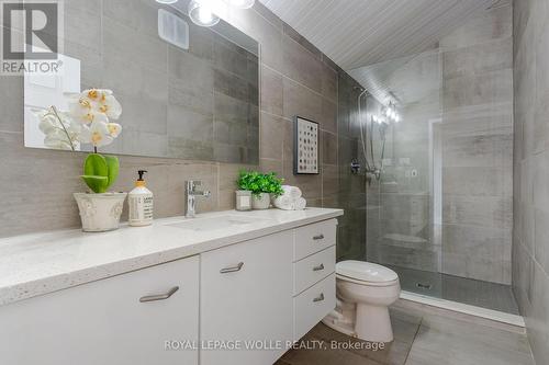 226 Forsyth Drive, Waterloo, ON - Indoor Photo Showing Bathroom