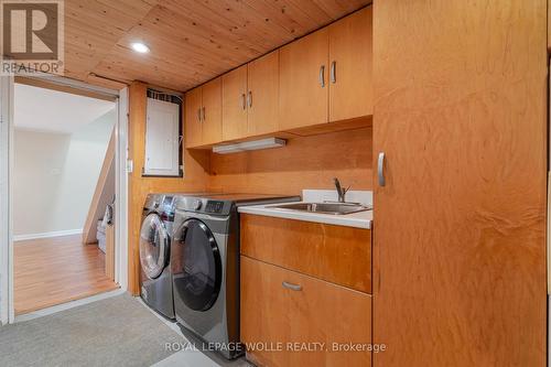 226 Forsyth Drive, Waterloo, ON - Indoor Photo Showing Laundry Room