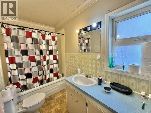 1175 N Second Avenue, Williams Lake, BC - Indoor Photo Showing Bathroom