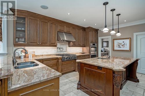 259 Wilton Street, Burlington, ON - Indoor Photo Showing Kitchen With Double Sink