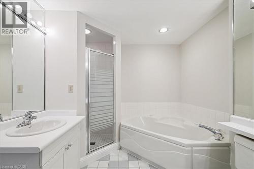 430 Pearl Street Unit# 412, Burlington, ON - Indoor Photo Showing Bathroom