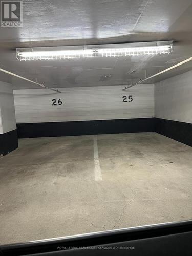 412 - 430 Pearl Street, Burlington, ON - Indoor Photo Showing Garage