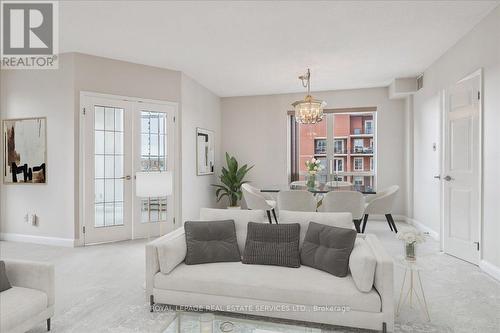 412 - 430 Pearl Street, Burlington, ON - Indoor Photo Showing Living Room