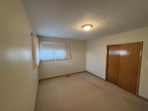 2621 Begin Place, Thunder Bay, ON - Indoor Photo Showing Other Room