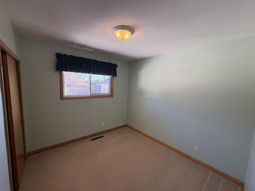 2621 Begin Place, Thunder Bay, ON - Indoor Photo Showing Other Room