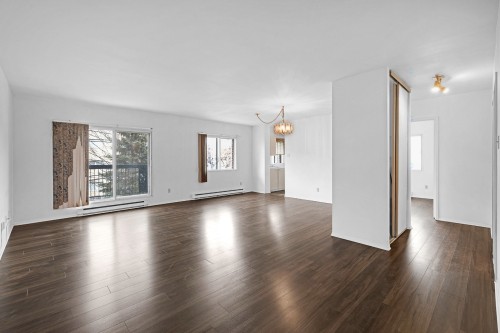 Salon - 33 Rue Hasting, Dollard-Des-Ormeaux, QC - Indoor Photo Showing Living Room