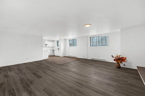 Salon - 33 Rue Hasting, Dollard-Des-Ormeaux, QC - Indoor Photo Showing Other Room