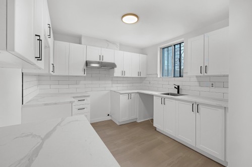 Cuisine - 33 Rue Hasting, Dollard-Des-Ormeaux, QC - Indoor Photo Showing Kitchen