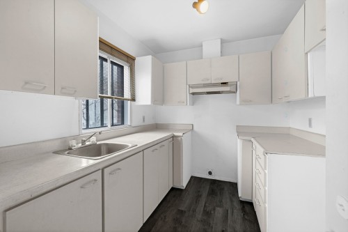 Cuisine - 33 Rue Hasting, Dollard-Des-Ormeaux, QC - Indoor Photo Showing Kitchen