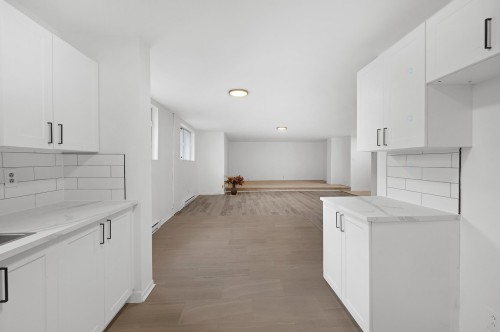 Cuisine - 33 Rue Hasting, Dollard-Des-Ormeaux, QC - Indoor Photo Showing Kitchen