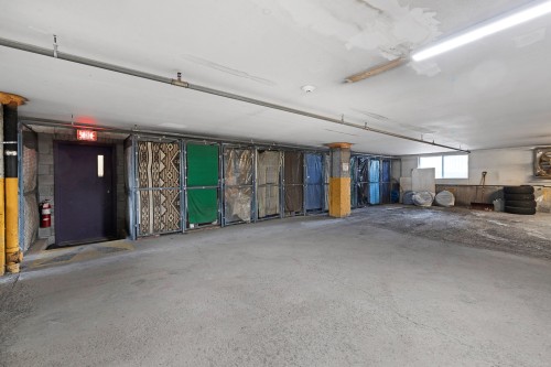 Autre - 33 Rue Hasting, Dollard-Des-Ormeaux, QC - Indoor Photo Showing Garage
