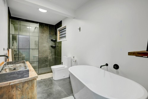 Salle de bains - 35 Ch. Du Lac-Barron, Gore, QC - Indoor Photo Showing Bathroom