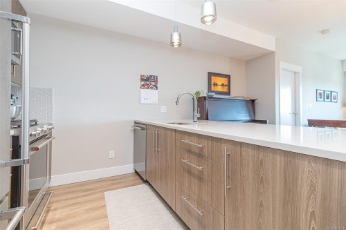 307-2500 Hackett Cres, Central Saanich, BC - Indoor Photo Showing Kitchen
