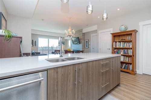 307-2500 Hackett Cres, Central Saanich, BC - Indoor Photo Showing Kitchen With Double Sink
