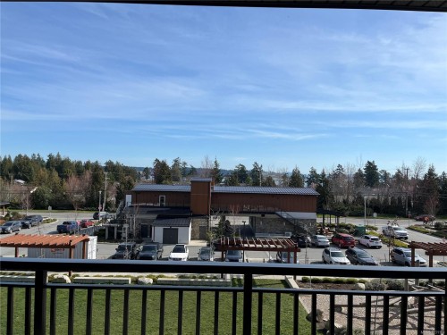 307-2500 Hackett Cres, Central Saanich, BC - Outdoor