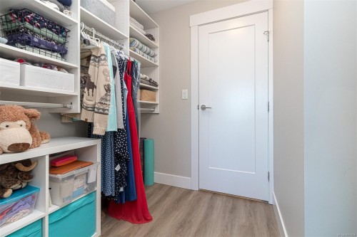 307-2500 Hackett Cres, Central Saanich, BC - Indoor With Storage