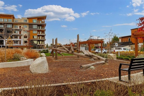 307-2500 Hackett Cres, Central Saanich, BC - Outdoor With Balcony