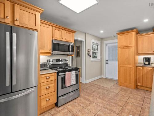 8 Eaton Avenue, Dartmouth, NS 