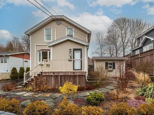 8 Eaton Avenue, Dartmouth, NS 
