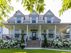 32 Joaquina Court Dartmouth, NS B2X 3R1