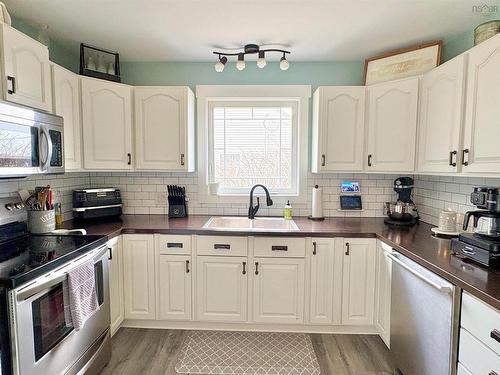 128 Highway 1, Dayton, NS 