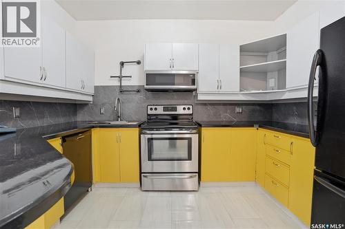 806 1867 Hamilton Street, Regina, SK - Indoor Photo Showing Kitchen With Stainless Steel Kitchen