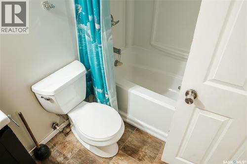 339 Mccarthy Boulevard, Regina, SK - Indoor Photo Showing Bathroom