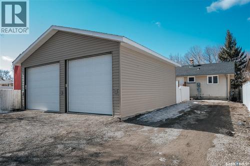 339 Mccarthy Boulevard, Regina, SK - Outdoor