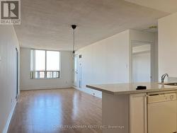 909 - 28 EMPRESS AVENUE Toronto, ON M2N 6Z7