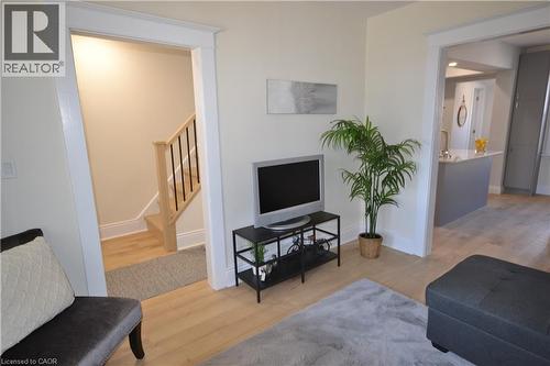 151 London Street N, Hamilton, ON - Indoor