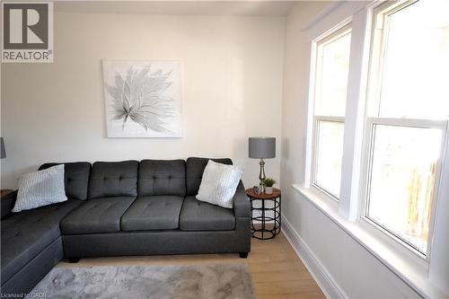 151 London Street N, Hamilton, ON - Indoor Photo Showing Living Room