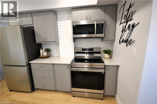 151 London Street N, Hamilton, ON - Indoor Photo Showing Kitchen