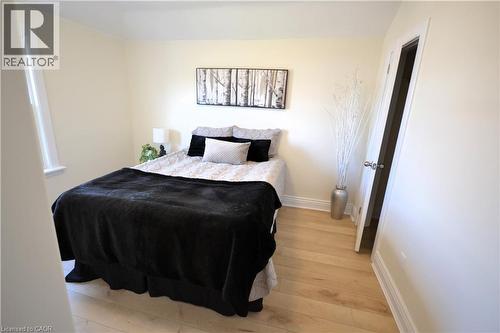 151 London Street N, Hamilton, ON - Indoor Photo Showing Bedroom