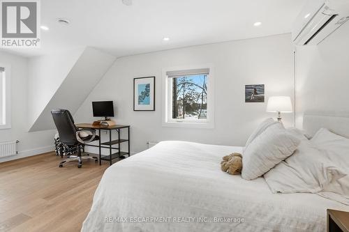 29 Pinewood Trail, Mississauga, ON - Indoor Photo Showing Bedroom