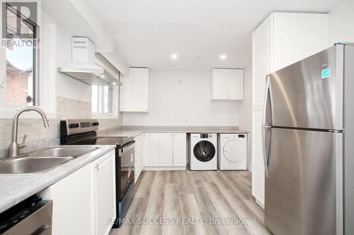 33 Shadyside Avenue, Hamilton, ON - Indoor Photo Showing Kitchen With Double Sink