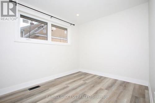 33 Shadyside Avenue, Hamilton, ON - Indoor Photo Showing Other Room
