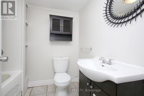 33 Shadyside Avenue, Hamilton, ON - Indoor Photo Showing Bathroom