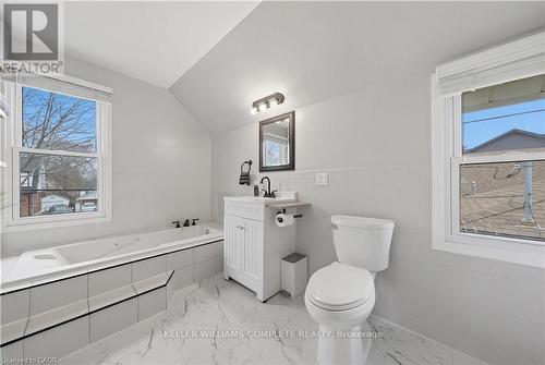 191 Bell Avenue, Hamilton, ON - Indoor Photo Showing Bathroom