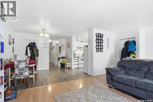 114 - 116 Barber Crescent, Saskatoon, SK - Indoor Photo Showing Living Room