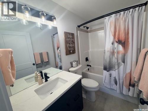 351 Aniskotaw Bend, Saskatoon, SK - Indoor Photo Showing Bathroom