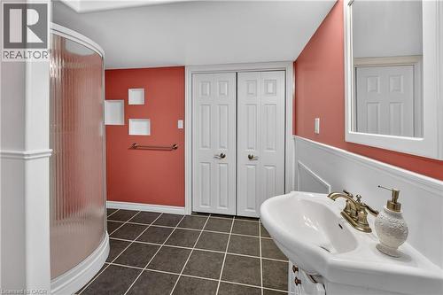 12 Courtney Crescent, Welland, ON - Indoor Photo Showing Bathroom
