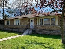 2 SEVENOAKS AVENUE Toronto, ON M8Z 3P7