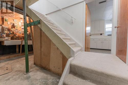 30 Pine Crescent, Kapuskasing, ON - Indoor Photo Showing Garage