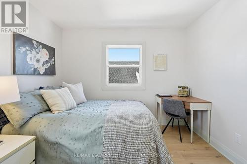 286 East 18Th Street, Hamilton, ON - Indoor Photo Showing Bedroom