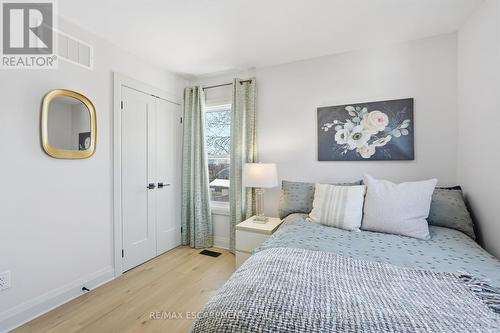 286 East 18Th Street, Hamilton, ON - Indoor Photo Showing Bedroom